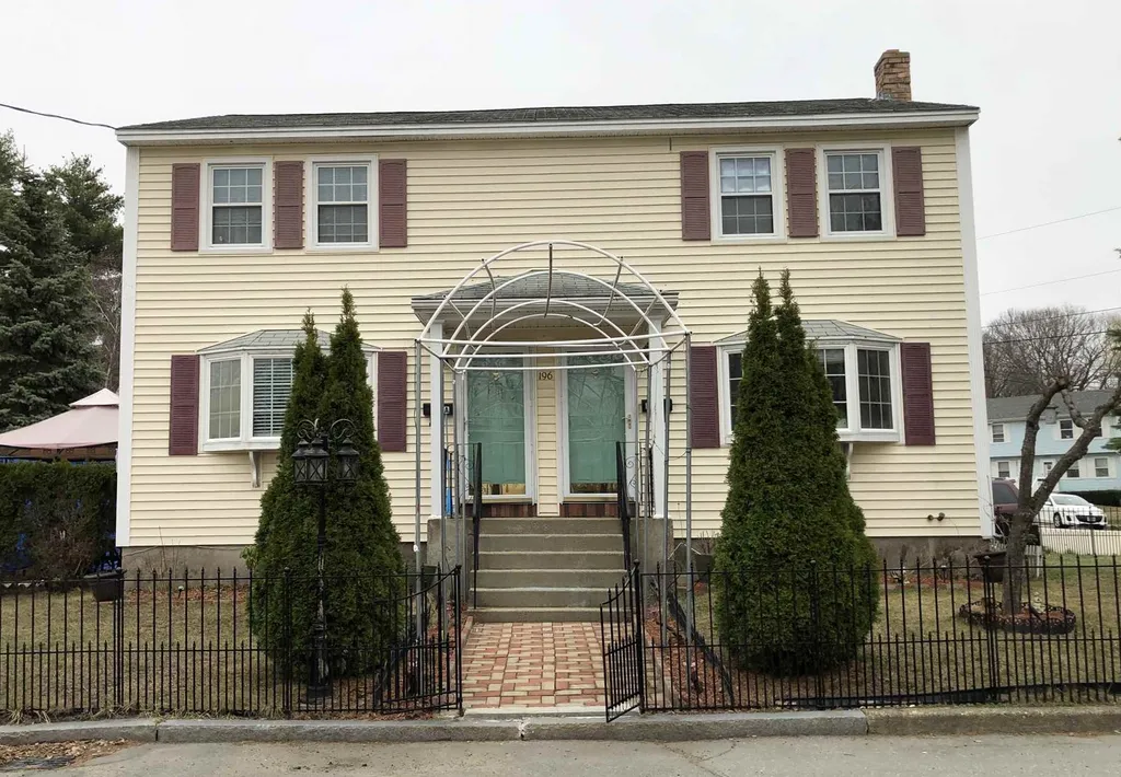 196 Elmwood Avenue Manchester NH 03103