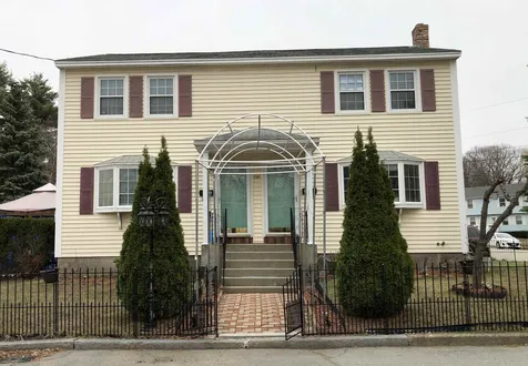 196 Elmwood Avenue Manchester NH 03103
