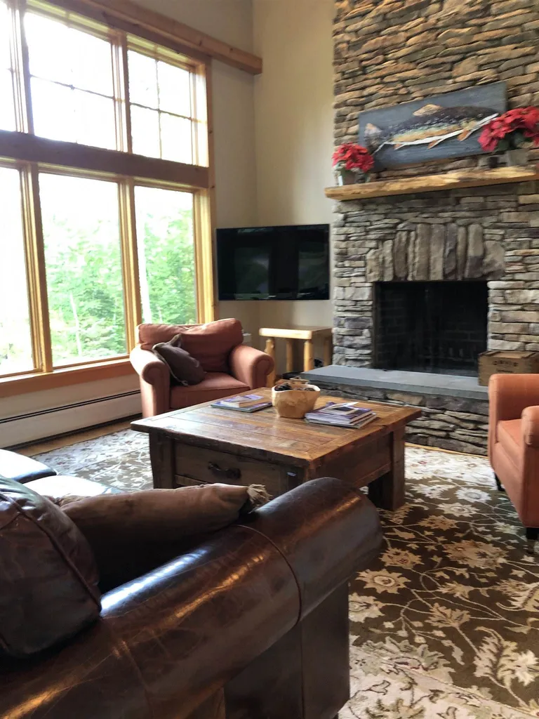 33 Vacation Lodges Road Londonderry VT 05148
