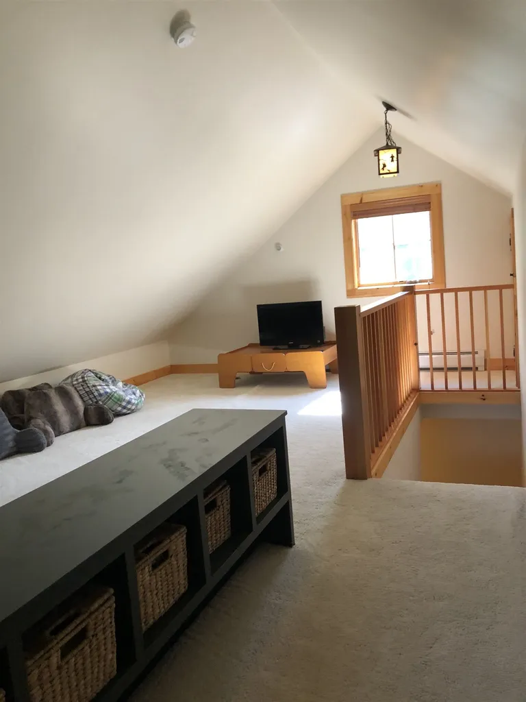 33 Vacation Lodges Road Londonderry VT 05148