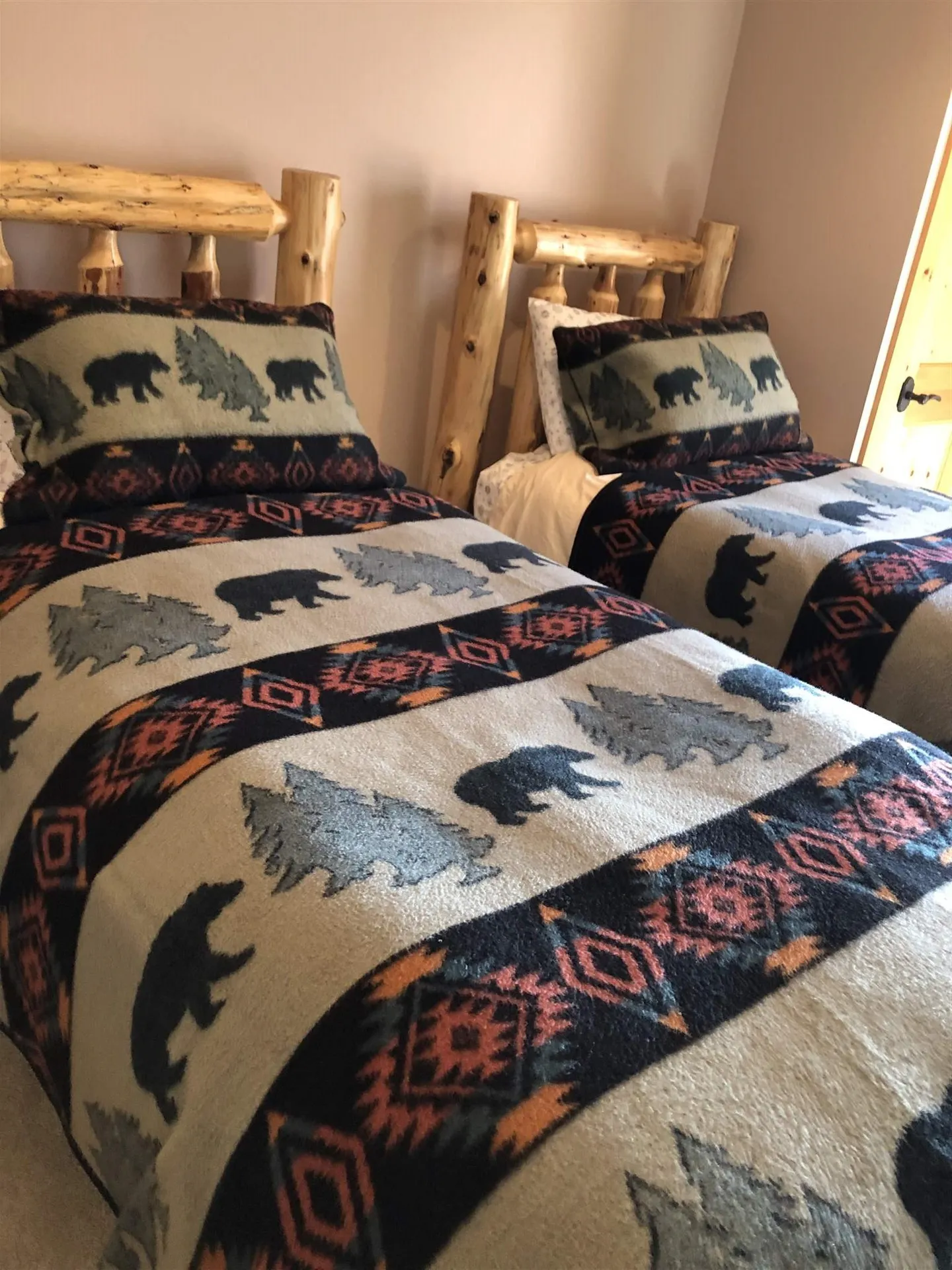 33 Vacation Lodges Road Londonderry VT 05148