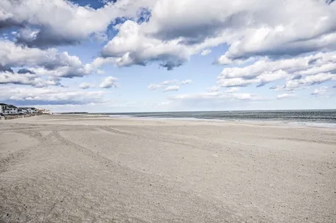 43 River Street Seabrook NH 03874