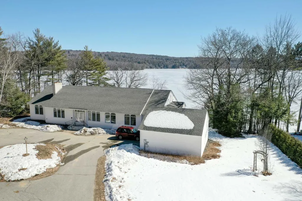 21 Lower Waldron Road Meredith NH 03253