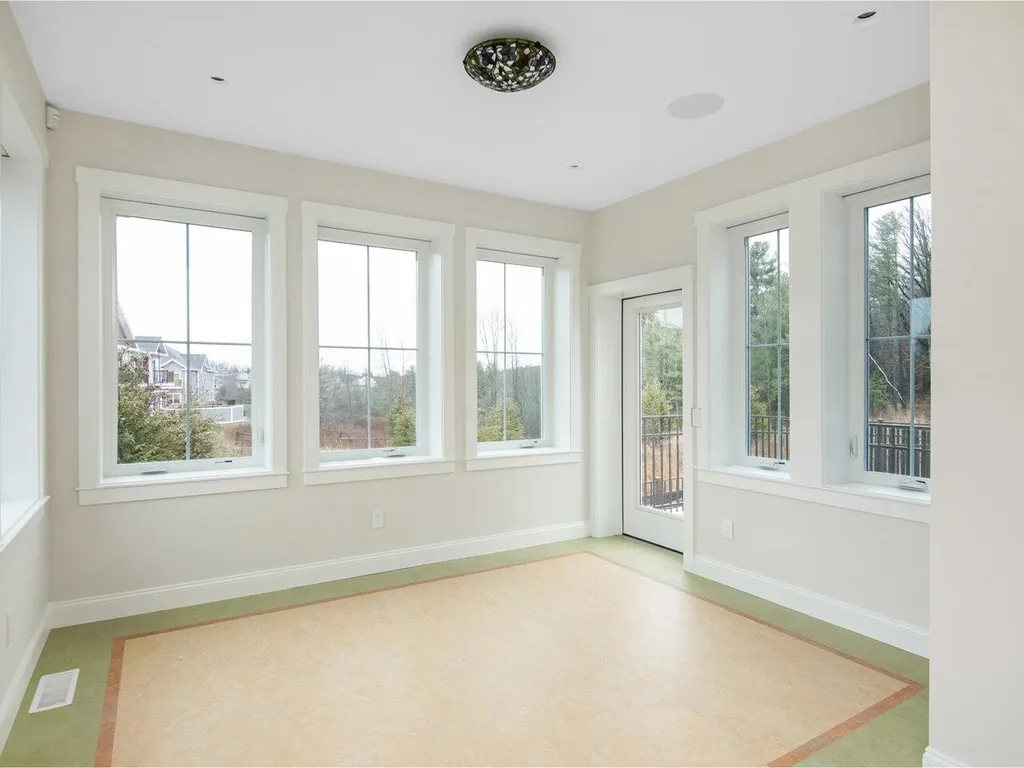 225 Midland Avenue South Burlington VT 05403-7118