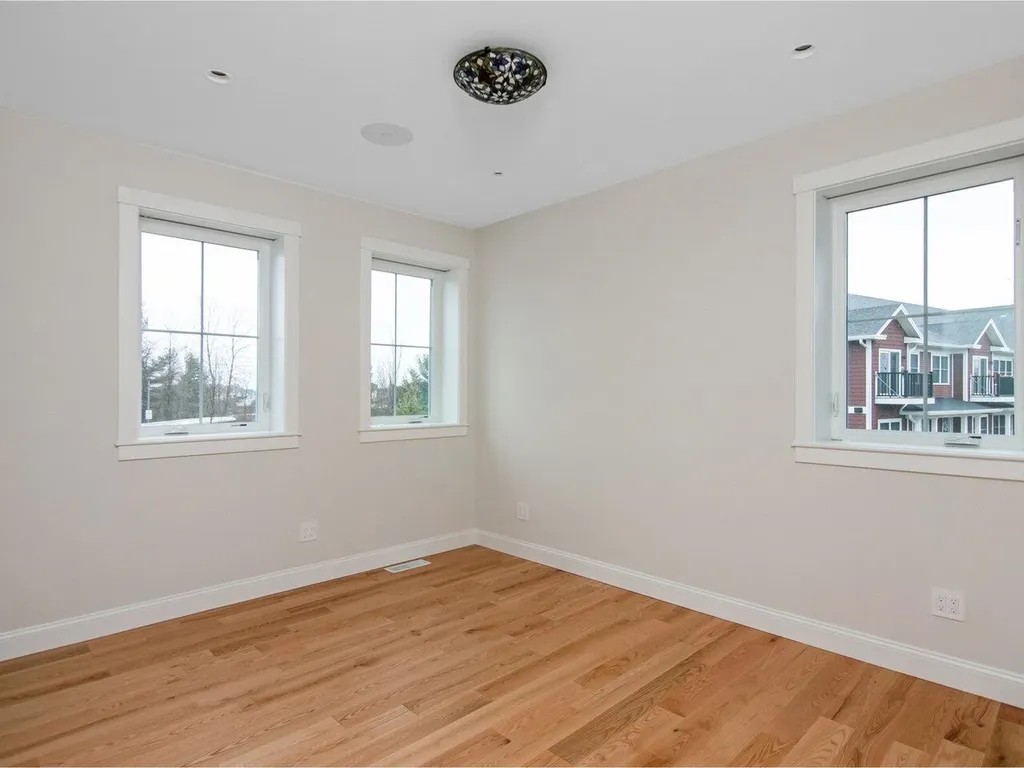 225 Midland Avenue South Burlington VT 05403-7118