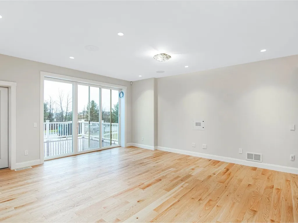 225 Midland Avenue South Burlington VT 05403-7118
