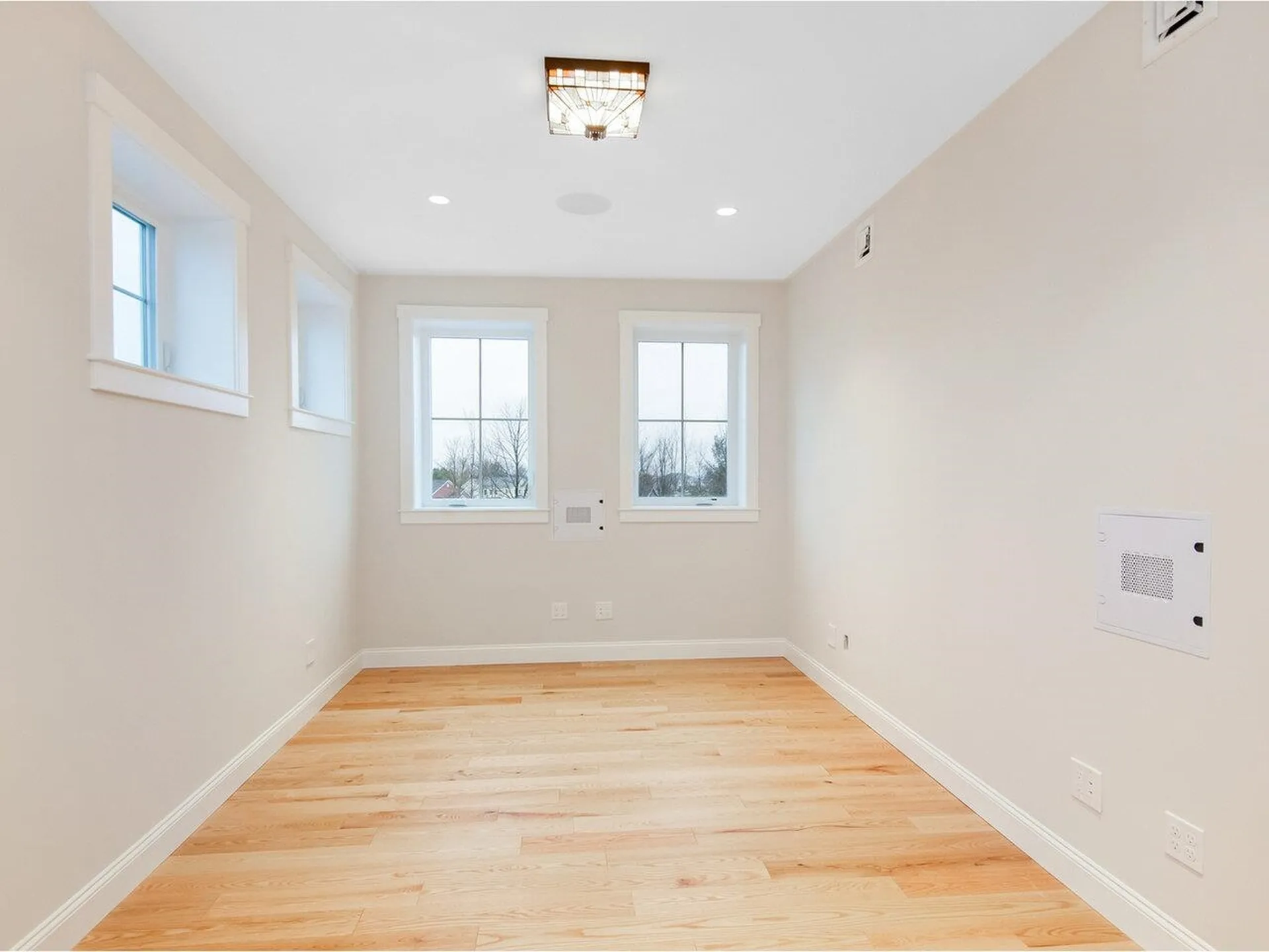 225 Midland Avenue South Burlington VT 05403-7118