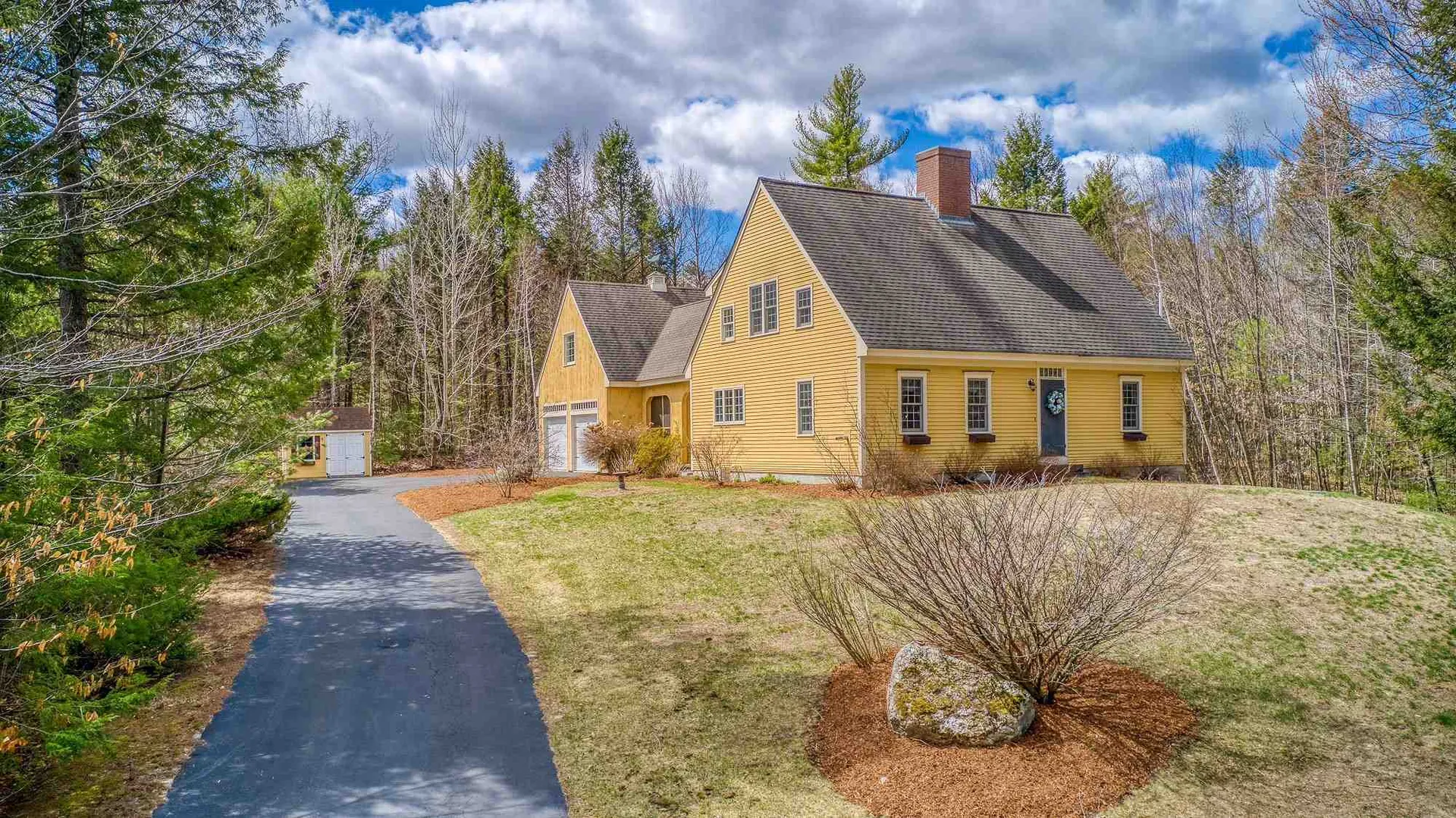 82 Carriage Road New Boston NH 03070
