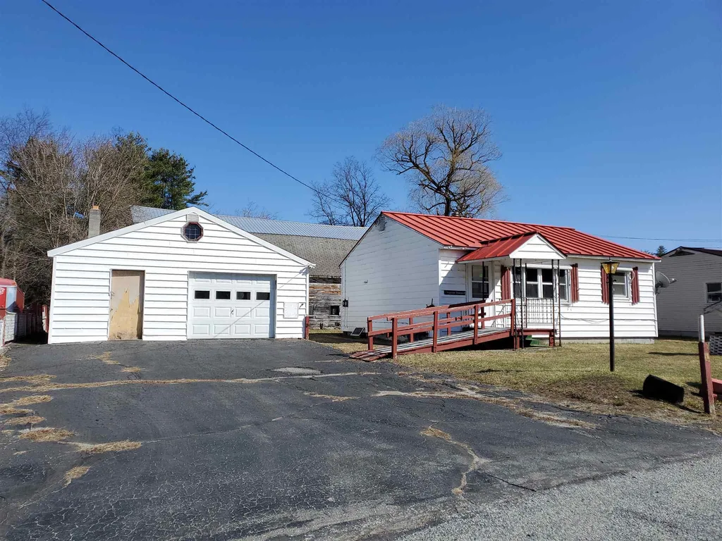 29 Congress Street Claremont NH 03743