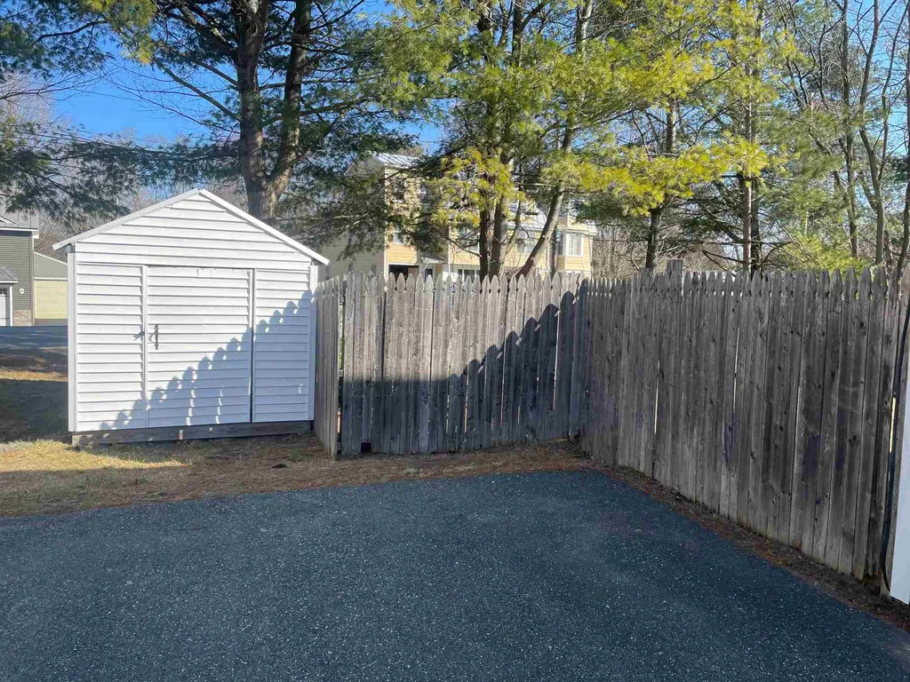 44 Acorn Street Hartford VT 05001