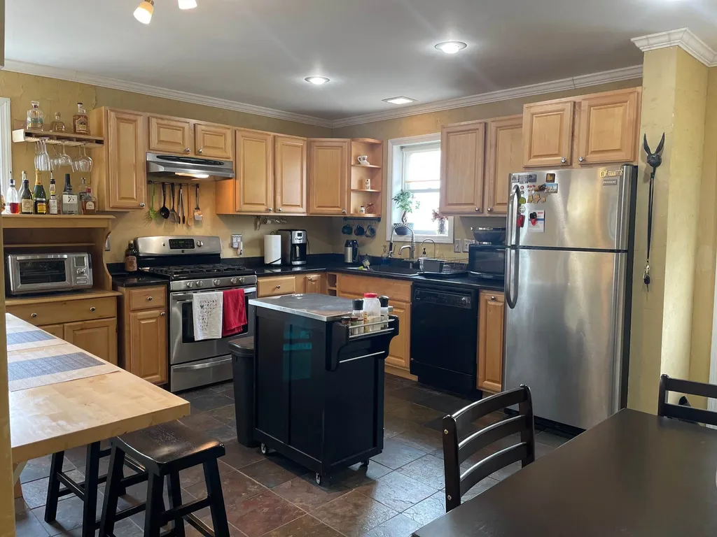 44 Acorn Street Hartford VT 05001