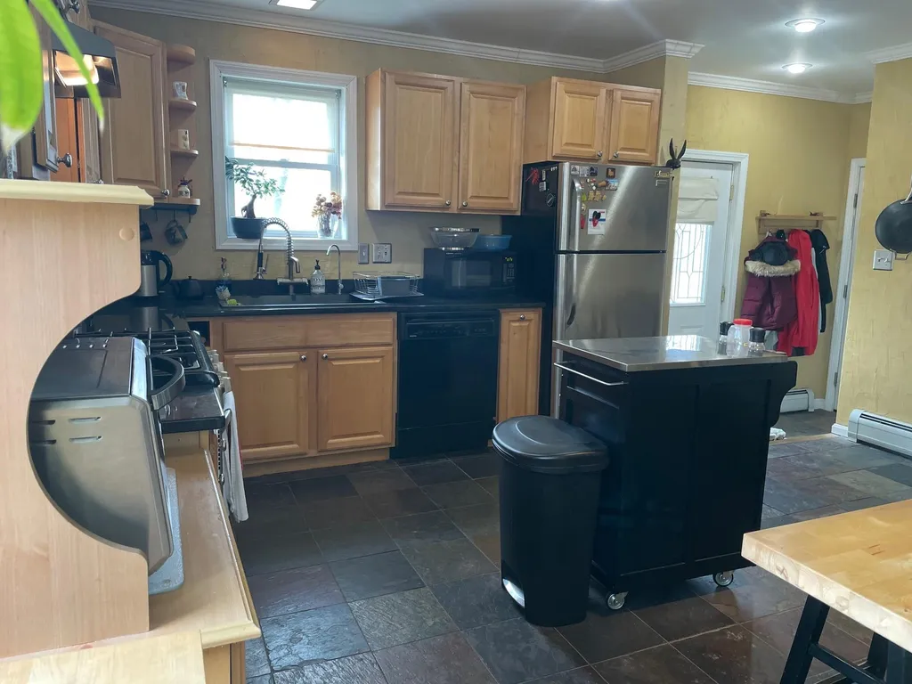 44 Acorn Street Hartford VT 05001