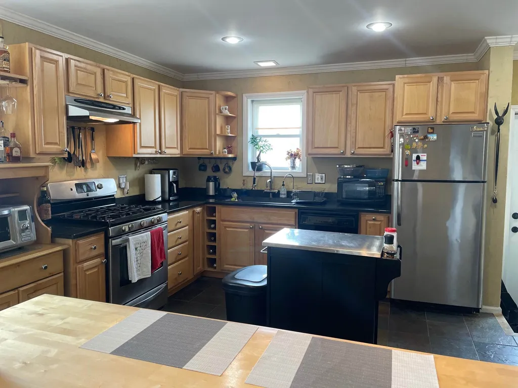 44 Acorn Street Hartford VT 05001