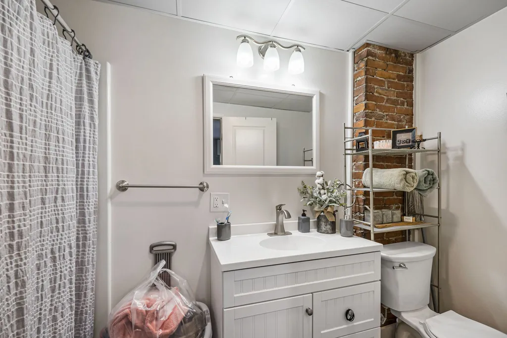 377 Union Avenue Laconia NH 03246