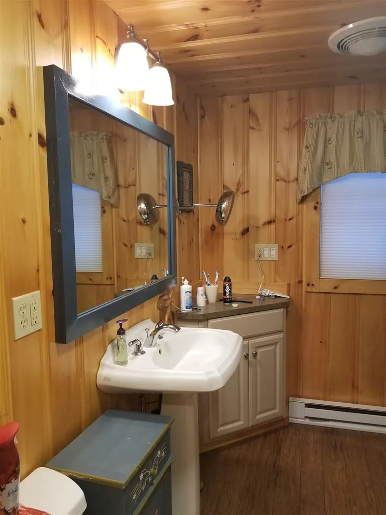 52 North Mayhew Turnpike Hebron NH 03241