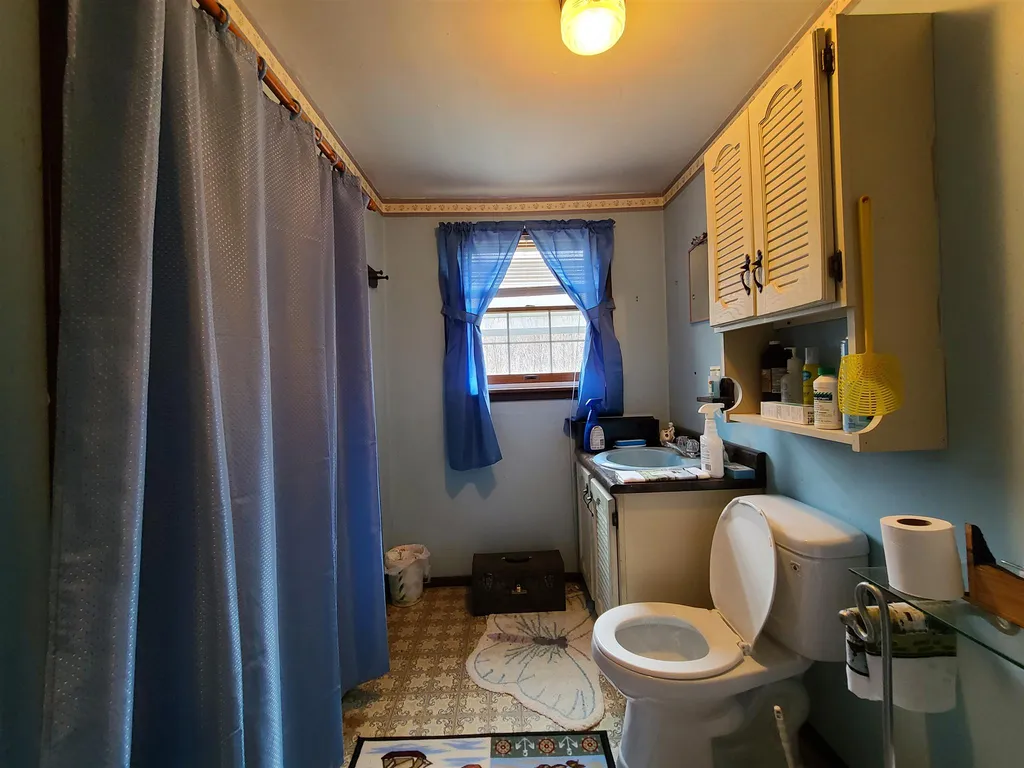 242 Knowles Pond Road Northfield NH 03276