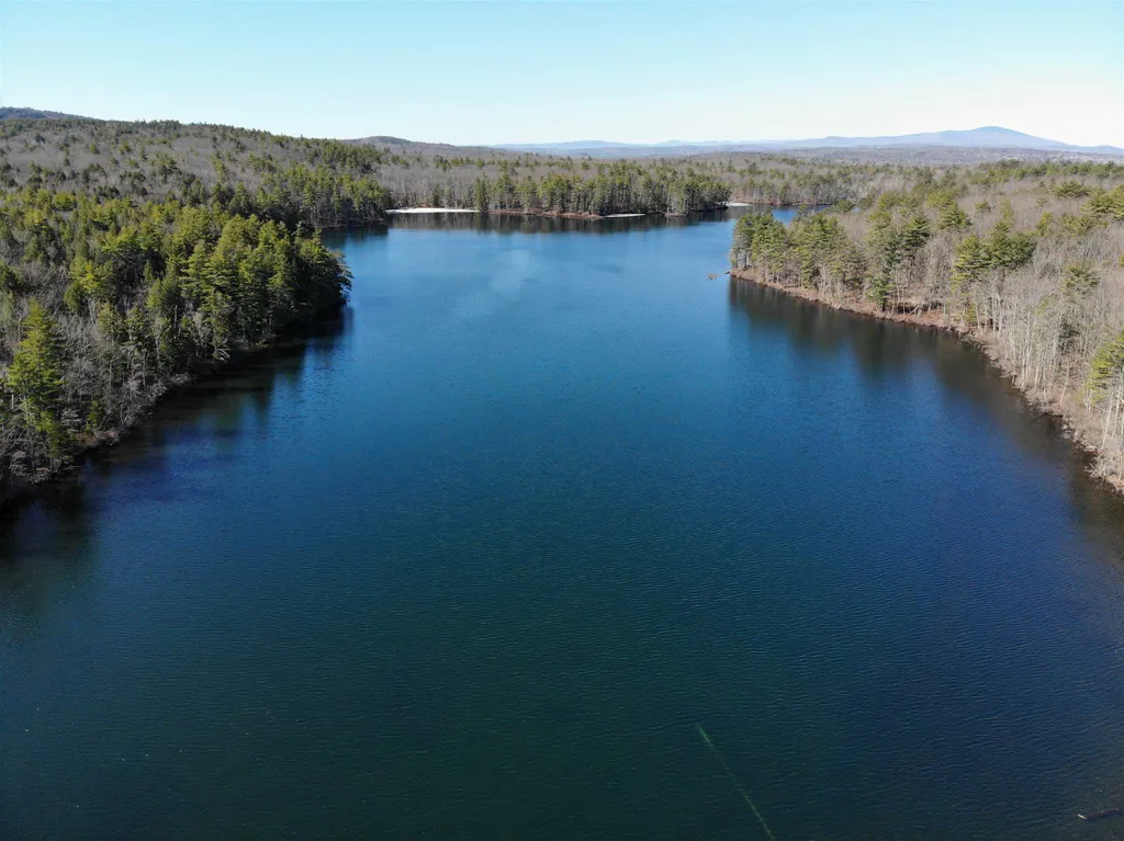 242 Knowles Pond Road Northfield NH 03276