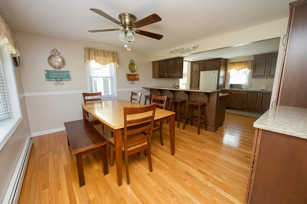 8 Hunt Pond Road Sandown NH 03873