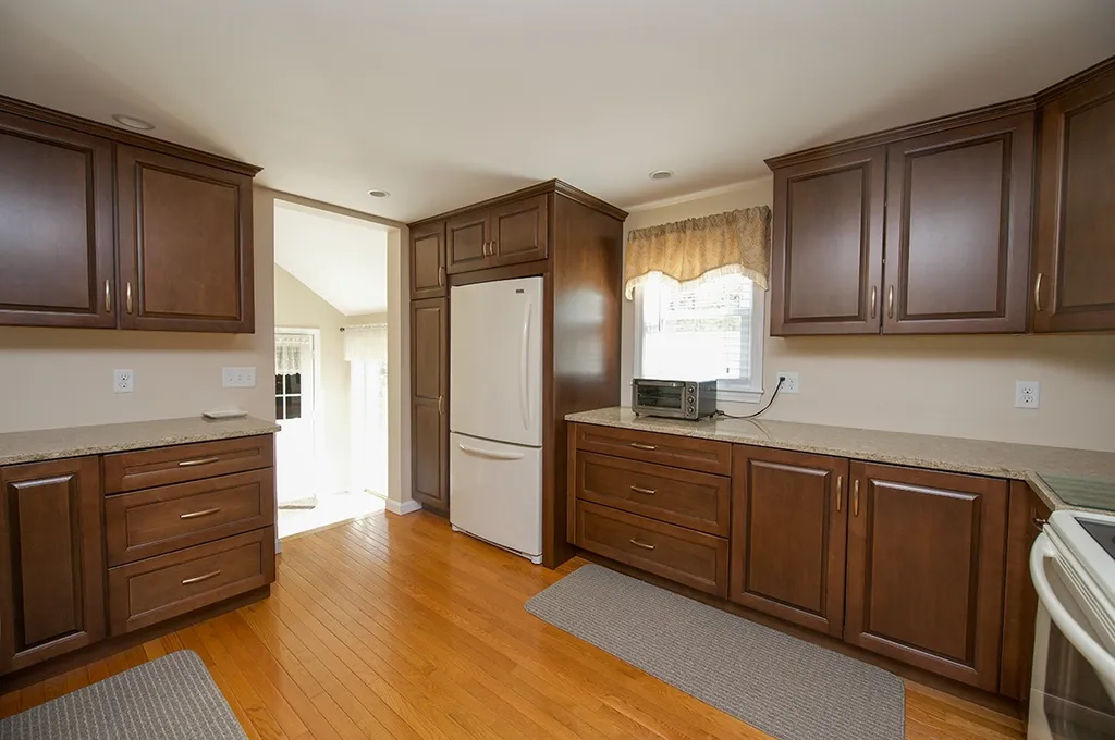8 Hunt Pond Road Sandown NH 03873
