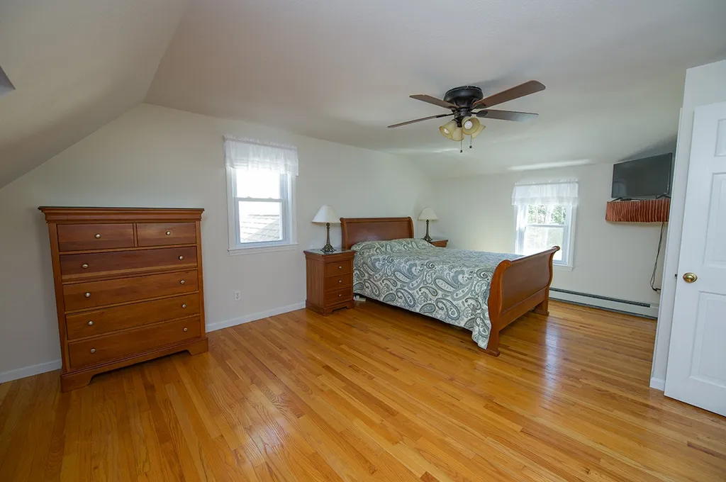 8 Hunt Pond Road Sandown NH 03873