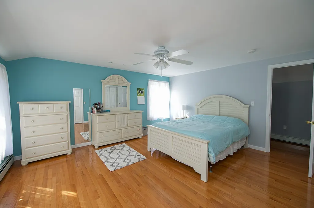 8 Hunt Pond Road Sandown NH 03873