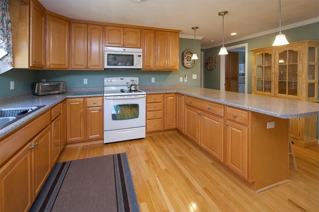 8 Hunt Pond Road Sandown NH 03873