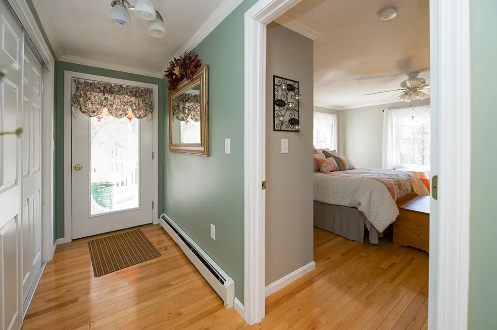 8 Hunt Pond Road Sandown NH 03873