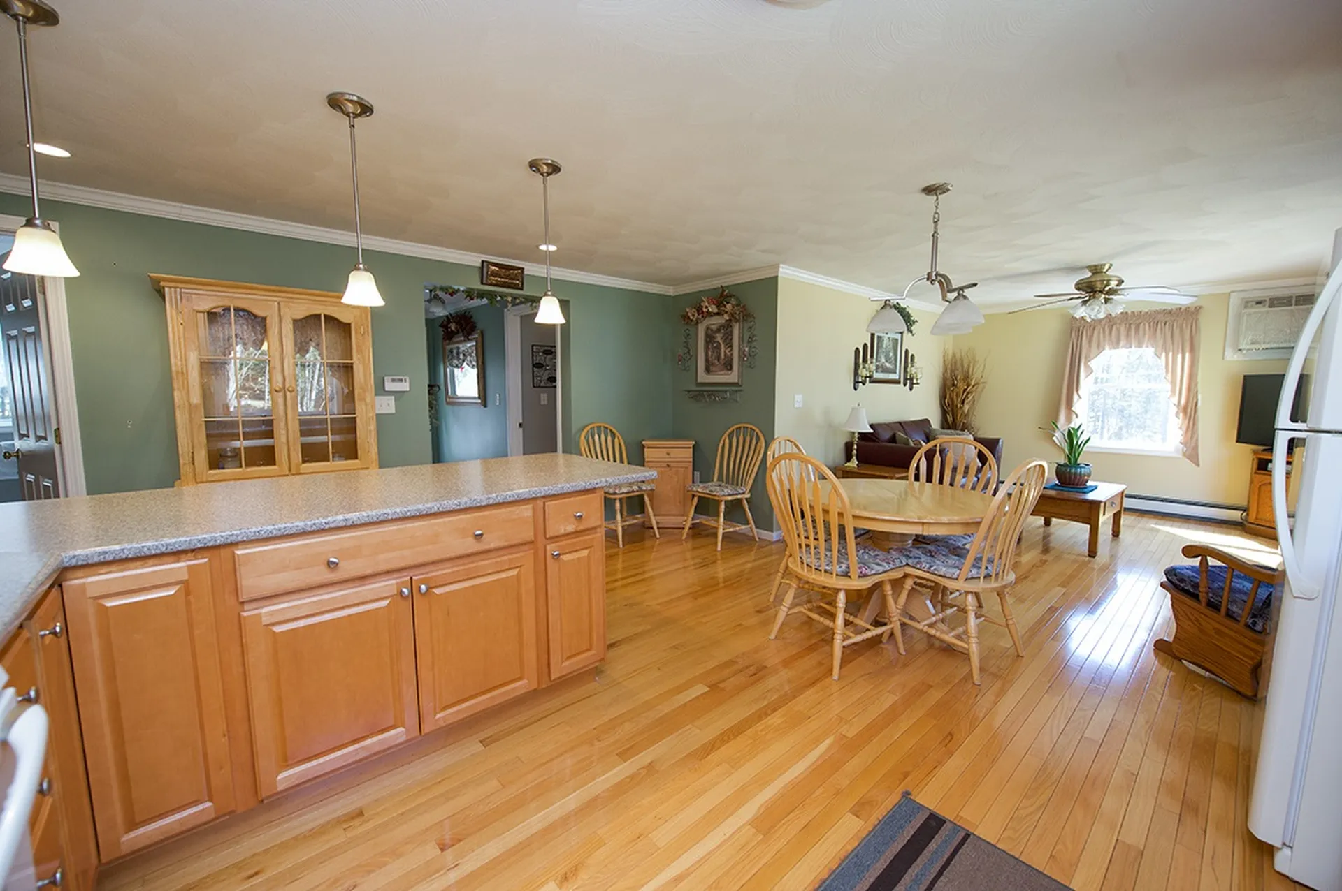 8 Hunt Pond Road Sandown NH 03873