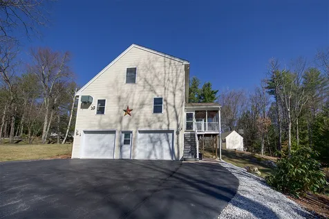 8 Hunt Pond Road Sandown NH 03873