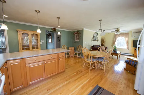 8 Hunt Pond Road Sandown NH 03873