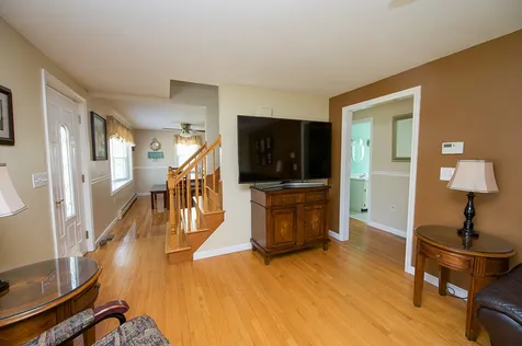 8 Hunt Pond Road Sandown NH 03873