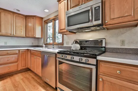 19 Macdonald Drive Nashua NH 03062