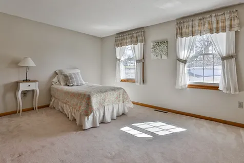 19 Macdonald Drive Nashua NH 03062
