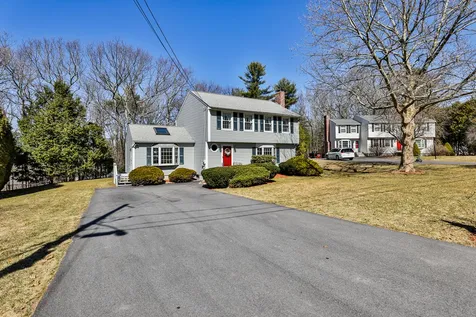 19 Macdonald Drive Nashua NH 03062