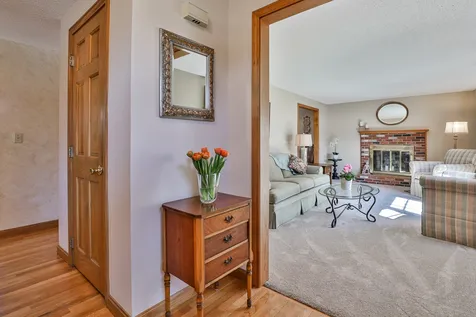 19 Macdonald Drive Nashua NH 03062