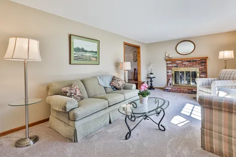 19 Macdonald Drive Nashua NH 03062