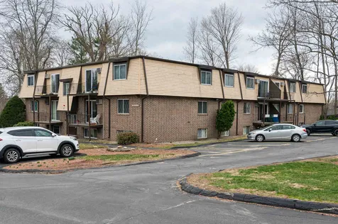 17 Silvestri Circle Derry NH 03038
