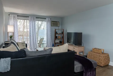 17 Silvestri Circle Derry NH 03038
