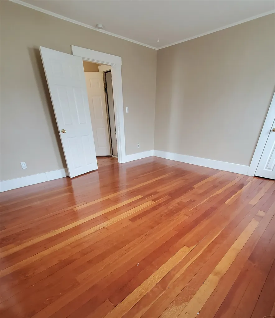 122 W Hollis Street Nashua NH 03060