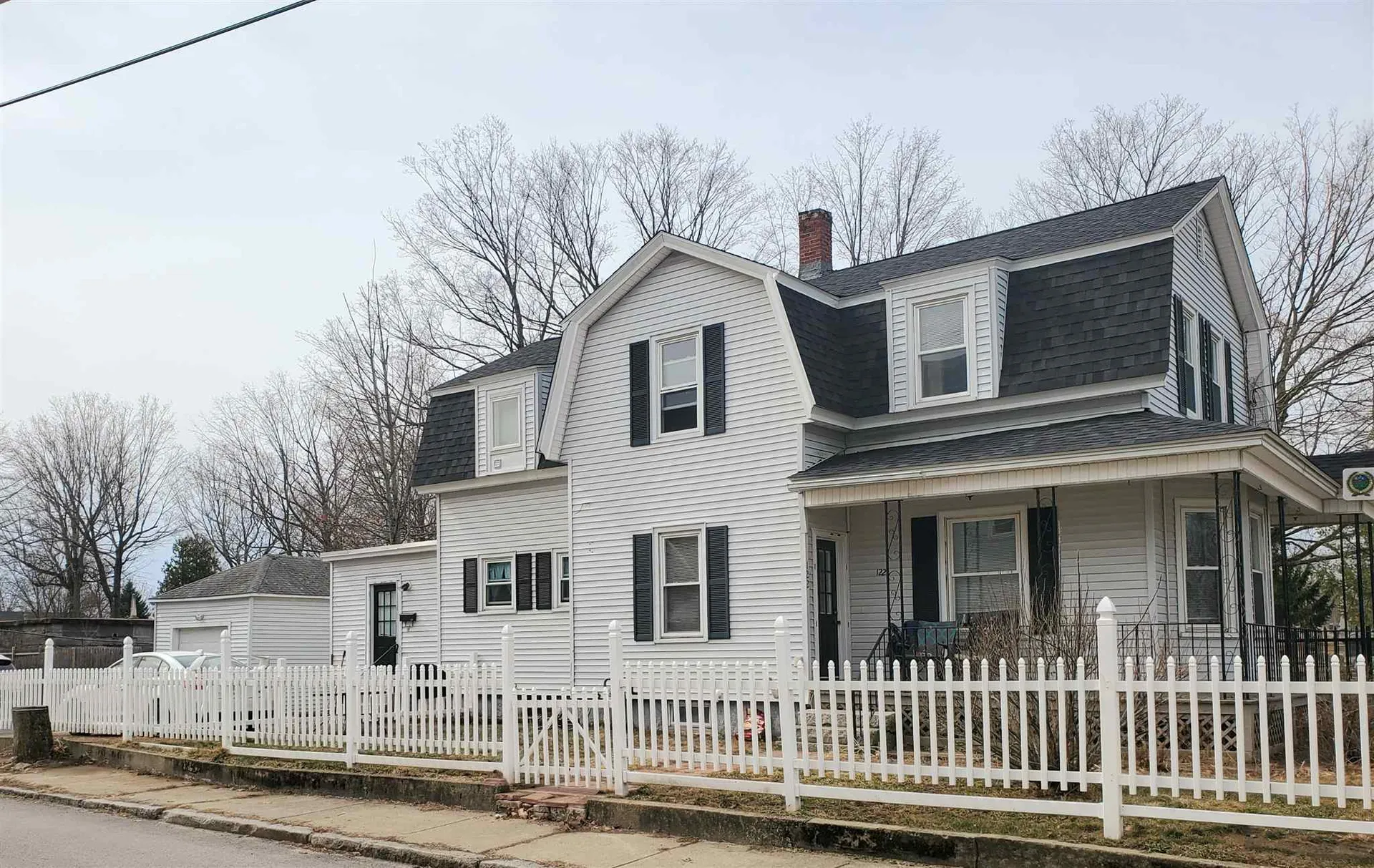 122 W Hollis Street Nashua NH 03060