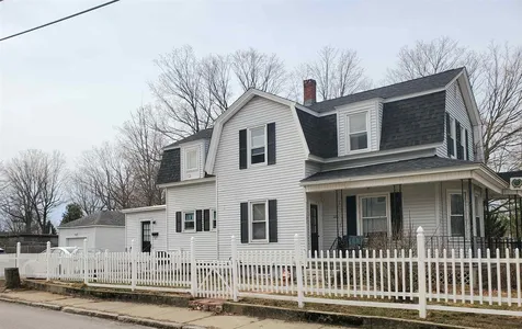 122 W Hollis Street Nashua NH 03060