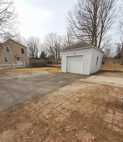 122 W Hollis Street Nashua NH 03060