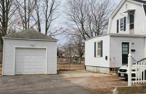 122 W Hollis Street Nashua NH 03060