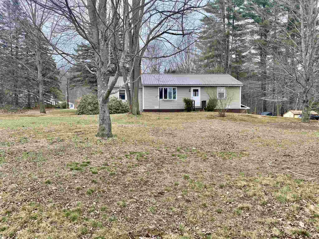 18 Roosevelt Road Claremont NH 03743