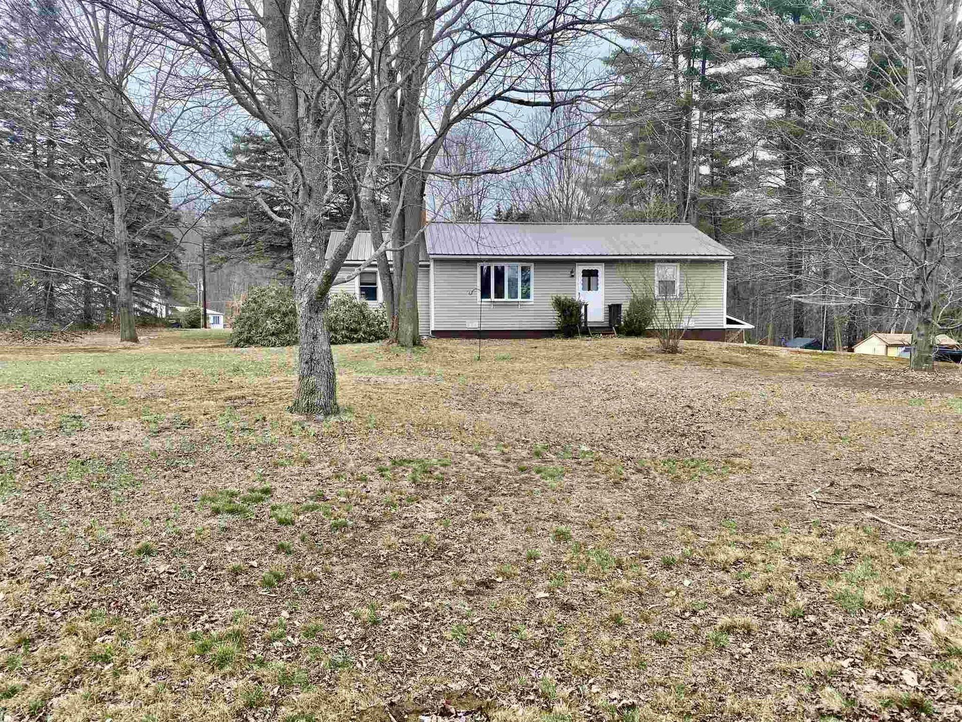 18 Roosevelt Road Claremont NH 03743