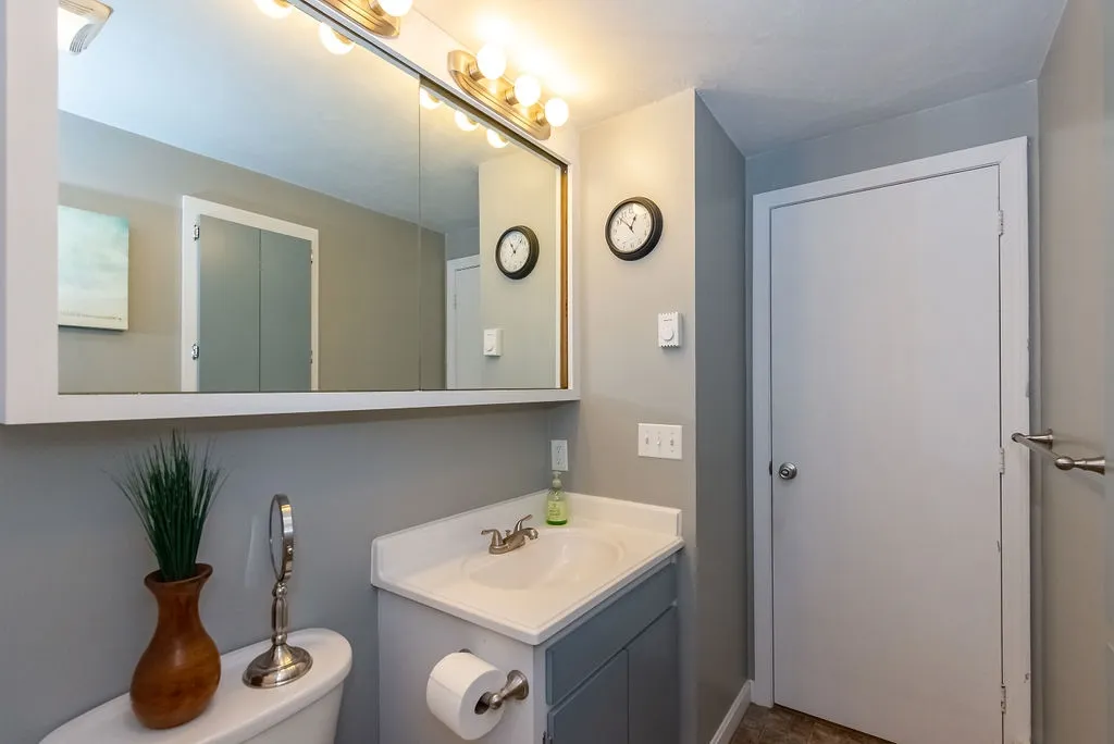 1 Norton Pond Road Raymond NH 03077