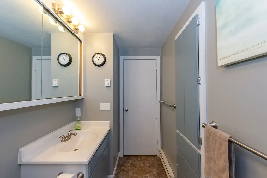 1 Norton Pond Road Raymond NH 03077
