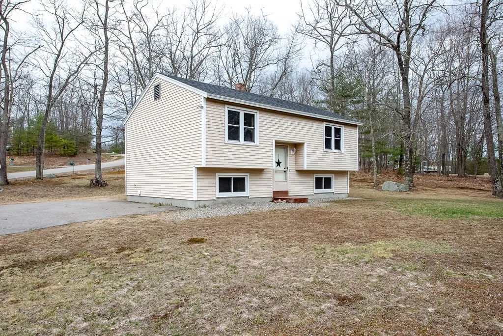1 Norton Pond Road Raymond NH 03077