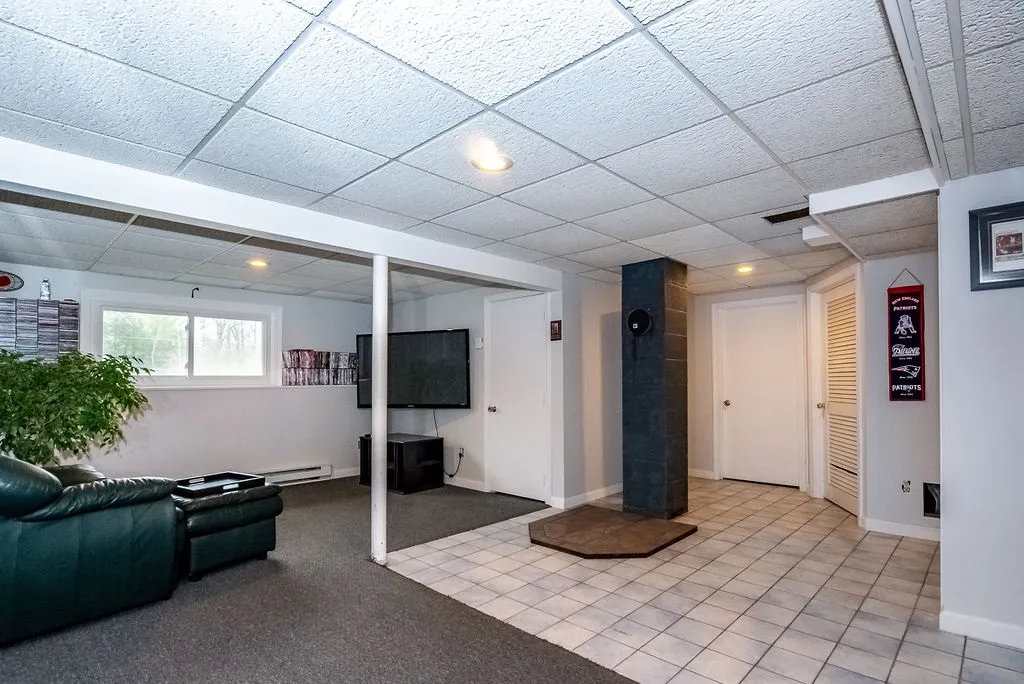 1 Norton Pond Road Raymond NH 03077