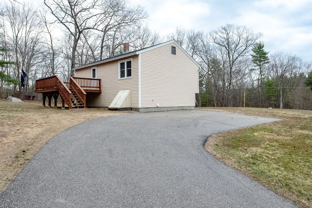 1 Norton Pond Road Raymond NH 03077